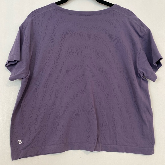 Athleta Women’s Purple Perforated Short Sleeve Active Top - Size Medium - Picture 4 of 5